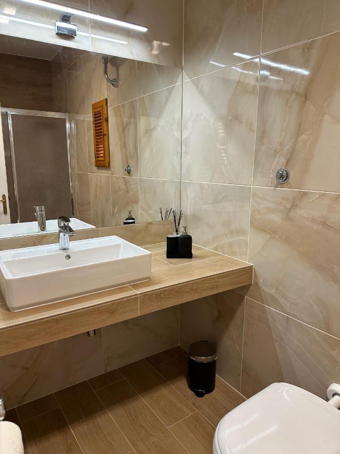 Nouvelle Vag - Apartment & Room 特拉尼 外观 照片