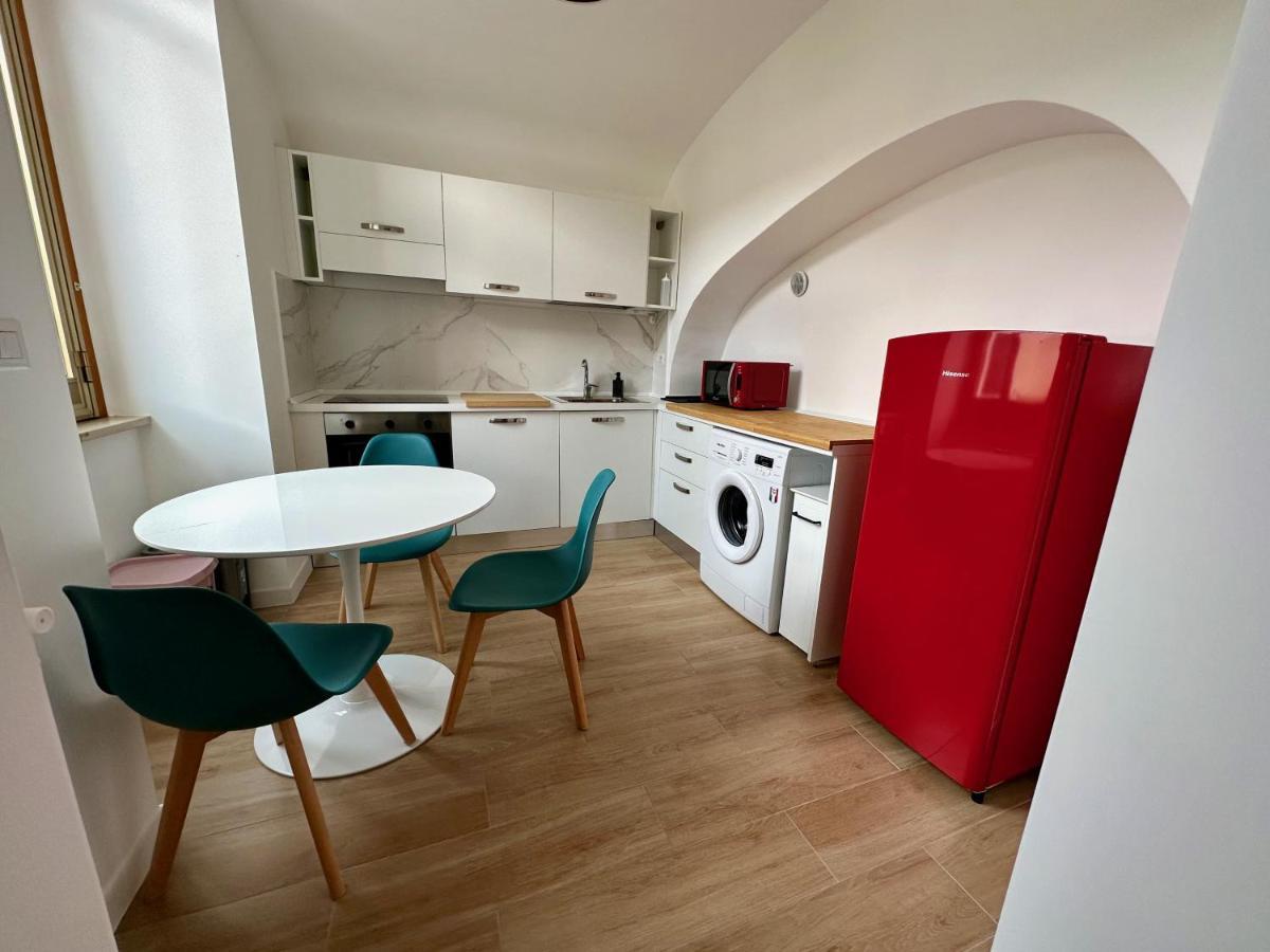 Nouvelle Vag - Apartment & Room 特拉尼 外观 照片